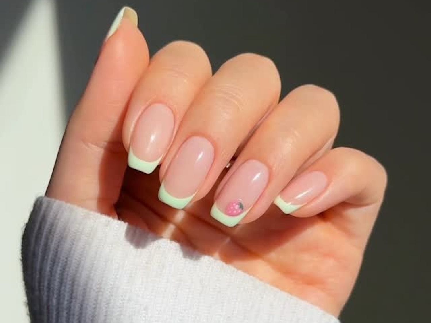 Long-Lasting French Manicures for Everyday Elegance